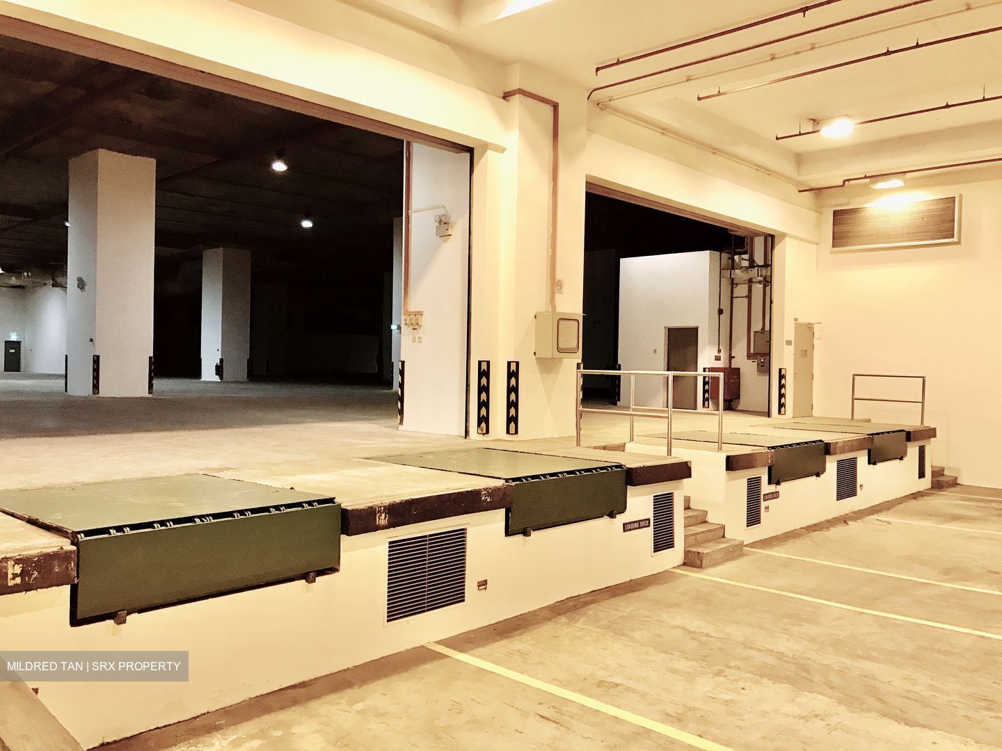 Jurong Port Food Centre (D22), Warehouse #475299551